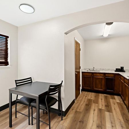 Quality Inn & Suites Dumas Екстериор снимка